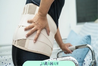 بستن کمربند طبی بعد از عمل دیسک کمر